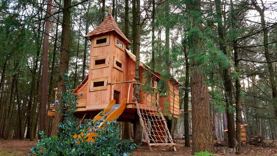 Een boomhut laten bouwen door Boomhutbeleving Een boomhut laten bouwen door Boomhutbeleving